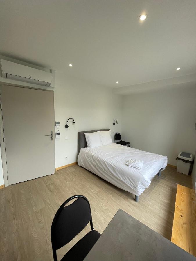 Le Salvador - Appart'Hotel De 18M2 A 44M2 La Talaudiere Kültér fotó