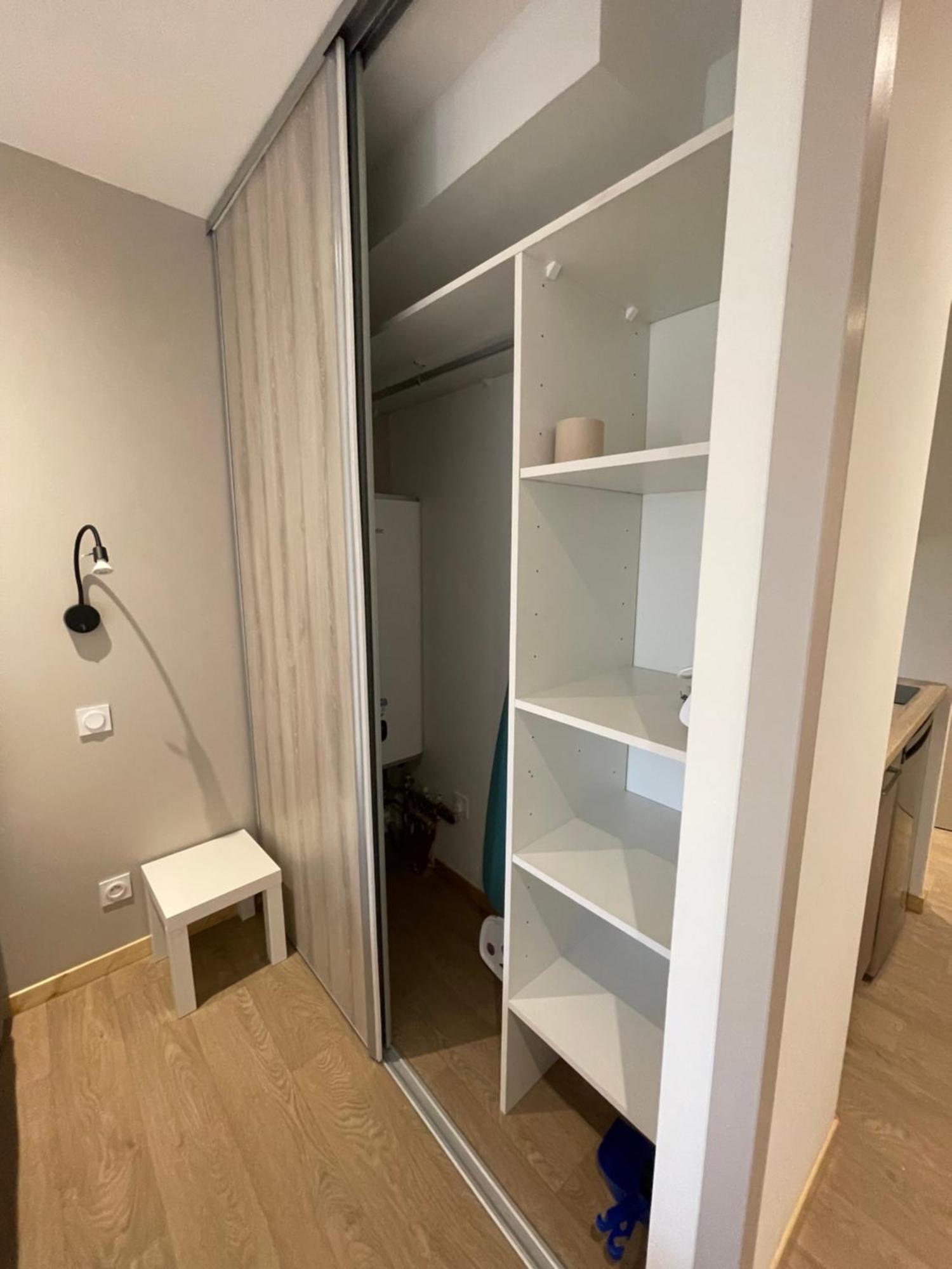 Le Salvador - Appart'Hotel De 18M2 A 44M2 La Talaudiere Kültér fotó