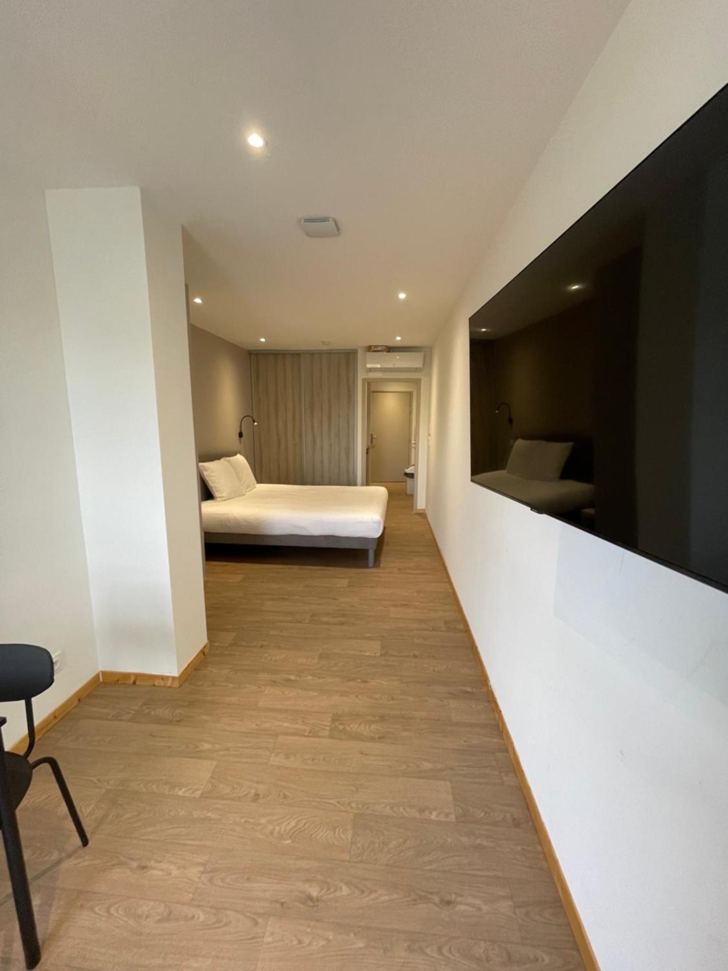 Le Salvador - Appart'Hotel De 18M2 A 44M2 La Talaudiere Kültér fotó