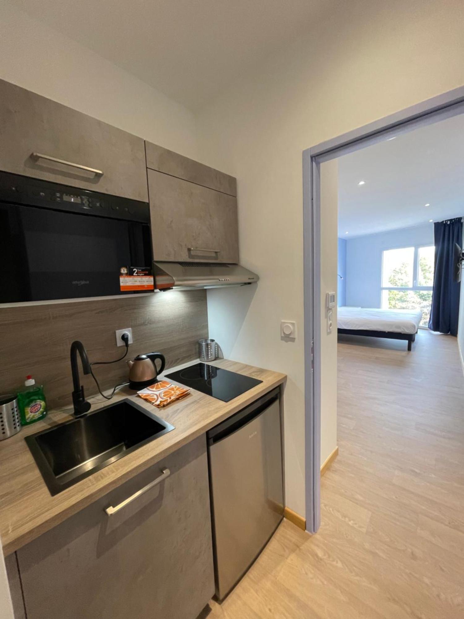 Le Salvador - Appart'Hotel De 18M2 A 44M2 La Talaudiere Kültér fotó
