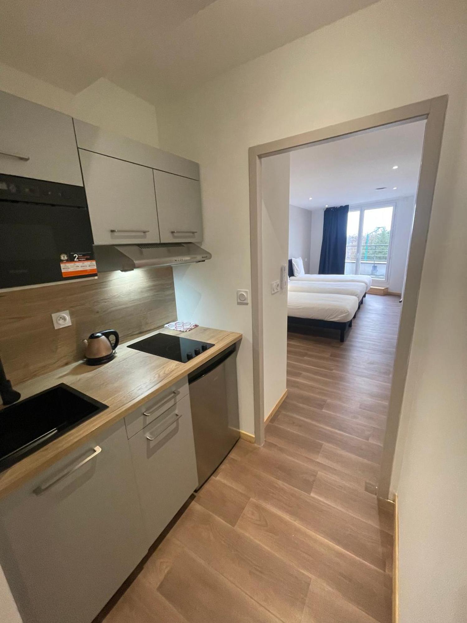Le Salvador - Appart'Hotel De 18M2 A 44M2 La Talaudiere Kültér fotó