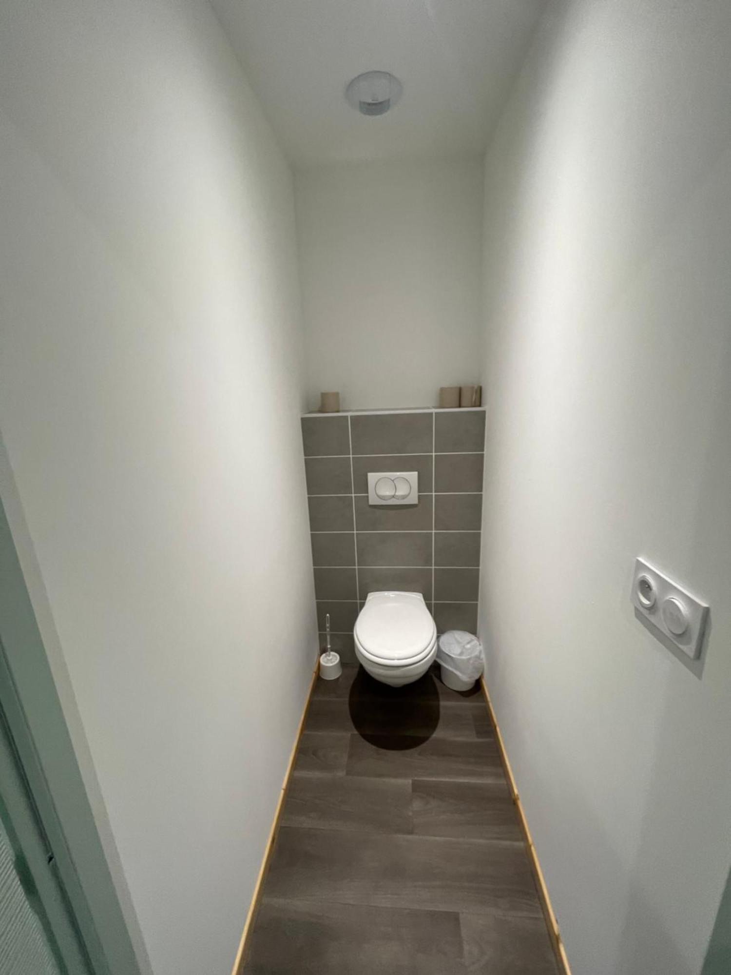 Le Salvador - Appart'Hotel De 18M2 A 44M2 La Talaudiere Kültér fotó