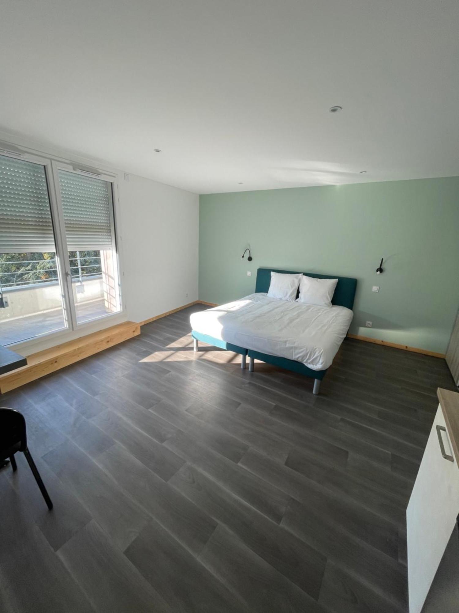 Le Salvador - Appart'Hotel De 18M2 A 44M2 La Talaudiere Kültér fotó