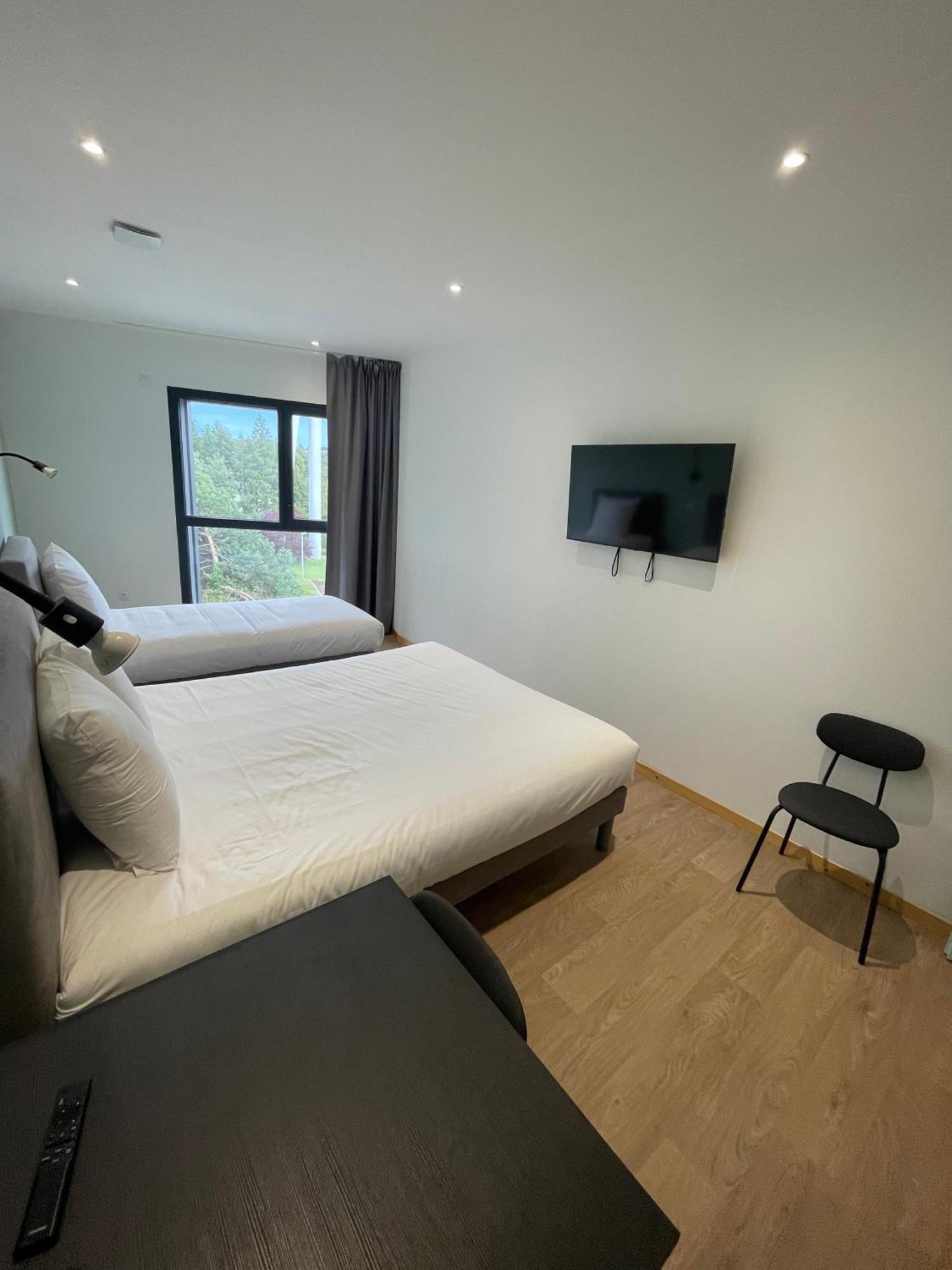 Le Salvador - Appart'Hotel De 18M2 A 44M2 La Talaudiere Kültér fotó