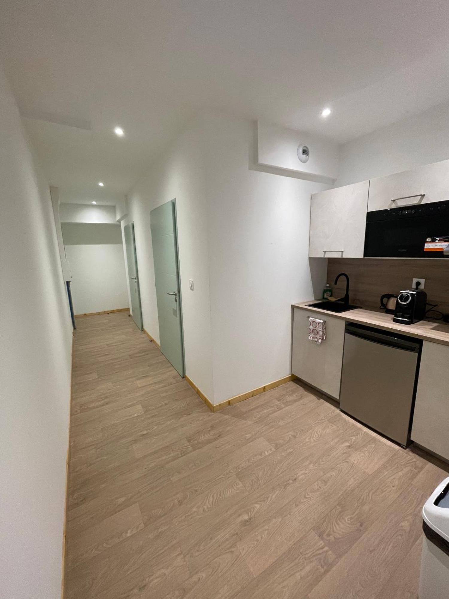 Le Salvador - Appart'Hotel De 18M2 A 44M2 La Talaudiere Kültér fotó
